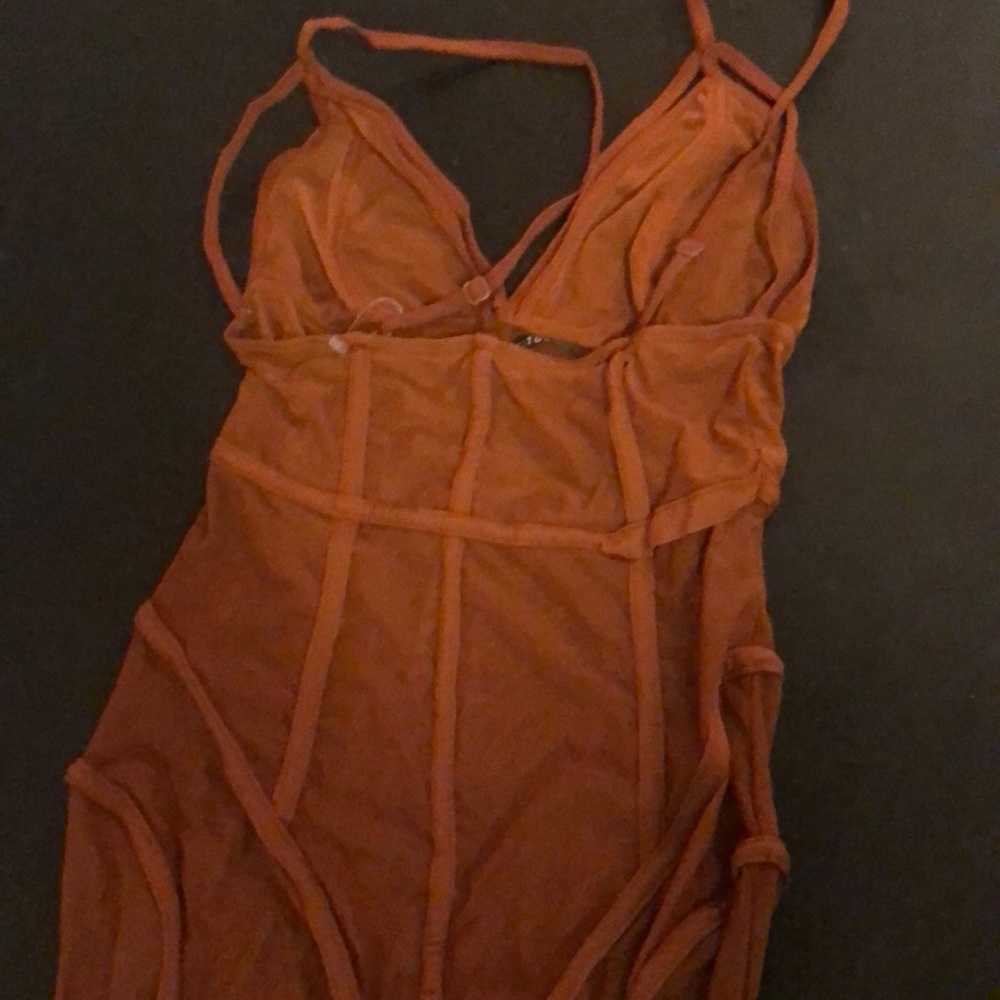 One piece - Picture 4 of 4